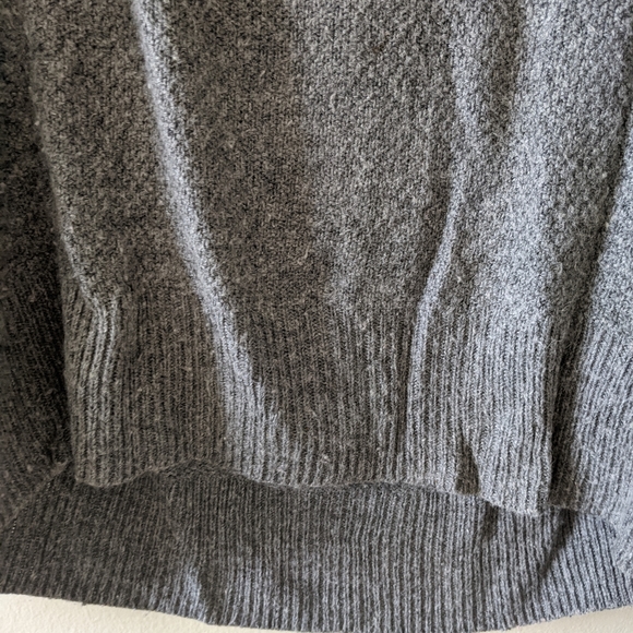Grey sequined sweater - Picture 2 of 4